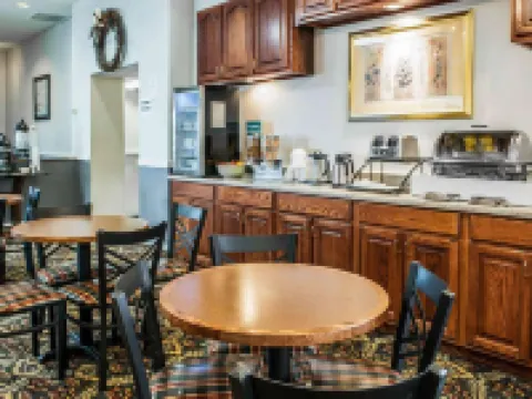 Quality Inn Rochester South Hotels in Fulton County