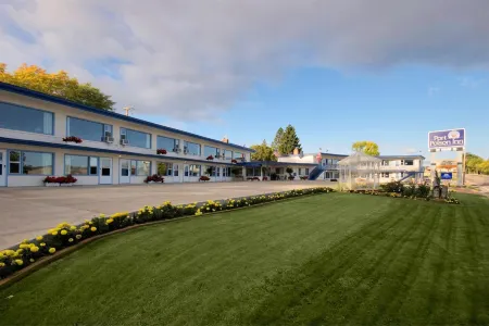 Americas Best Value Port Polson Inn Отели в г. Биг Арм