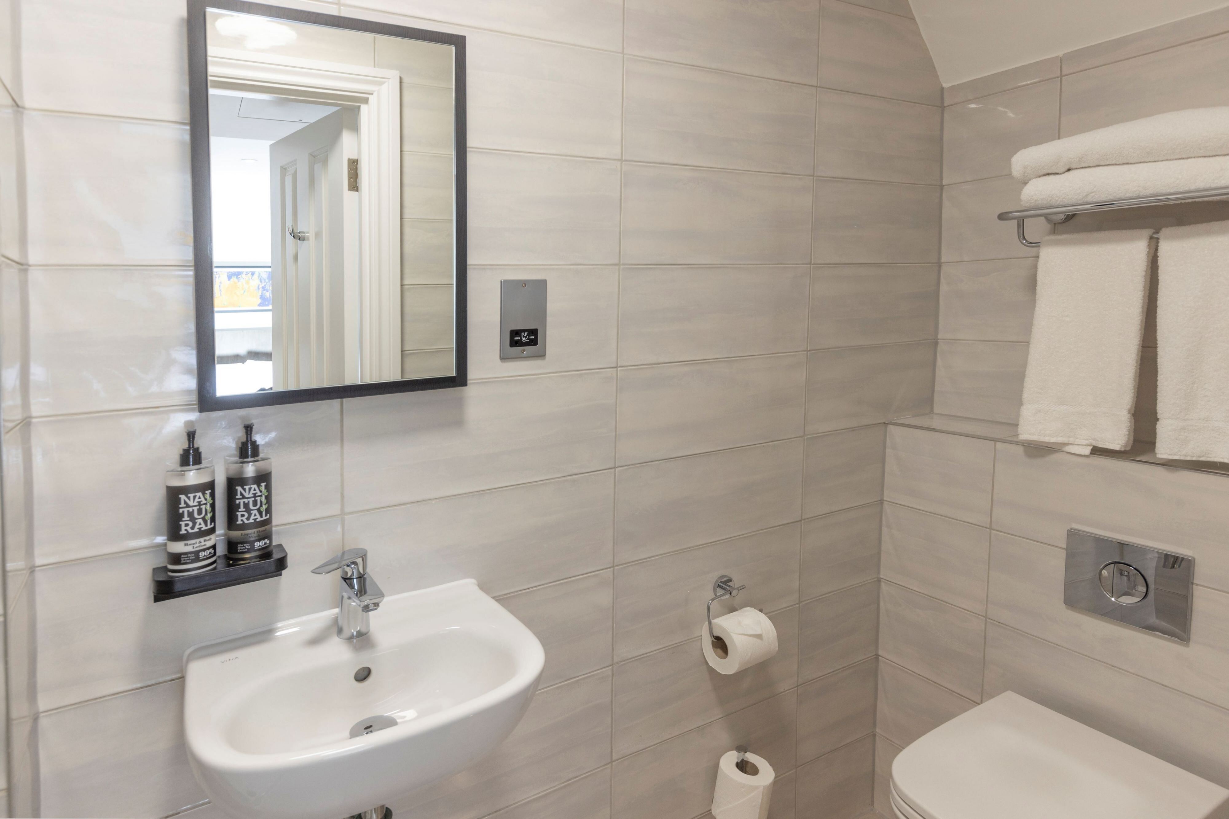 Four Points Flex by Sheraton London Kensington Olympia Phòng Photos