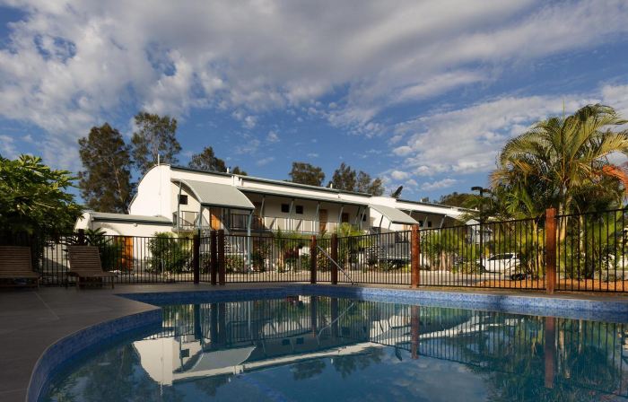 Novena Palms Motel