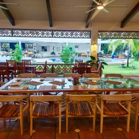 Pura Vida Beach & Dive Resort
