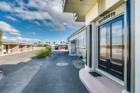 Gardner Court Motel - Pools