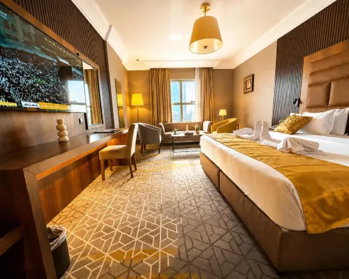 Crown Town Hotel Hotels near Salam Mall