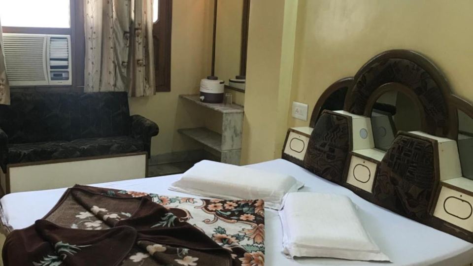 Shree Jee Darshan Hotel