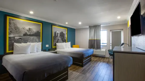 Super 8 by Wyndham Mesa Downtown Near Convention Center in Mesa