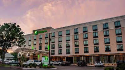 Holiday Inn Knoxville N - Merchant Drive Hotels near Zoo Knoxville