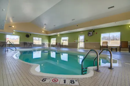 Holiday Inn Express & Suites Kansas City Sport Complex Area Отели в г. Юнити Виллидж