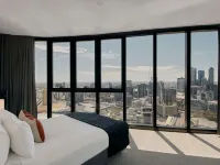 Shadow Play Melbourne by Peppers Hotel di South Melbourne