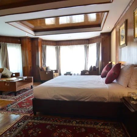Kisa Villa
