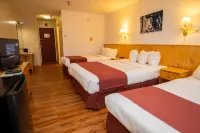 Canadas Best Value Inn River View Hotel โรงแรมใน