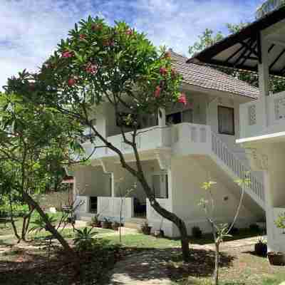 Juliantos by the Sea Hotel Exterior