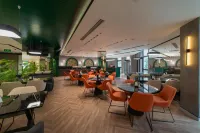Dostyk Business Hotel - ที่มีที่จอดรถ