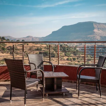 Pooja Villa Suites-Rooms and Pool, Igatpuri
