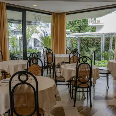 Hotel President - Vintage Hotel in Centro