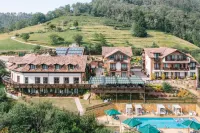 Hotel Cerro la Nina - parking