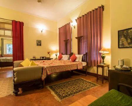 Dune Barr House - Verandah in the Forest Hotels in Matheran