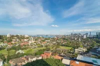 Bright and Sunny Studio Apartment Hotels in Crows Nest