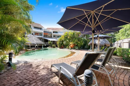 Noosa International Resort Отели рядом с достопримечательностью «Нуза Хедс Мейн Бич»