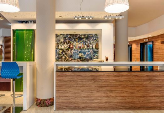 호텔 근처 지하철역