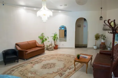 Фатима Отели рядом с достопримечательностью «Благовещенский собор»