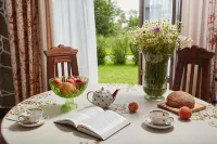 Estate, Mini Hotel