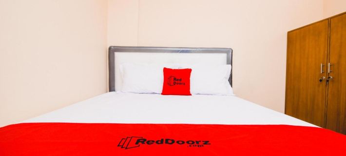 RedDoorz Plus @ Pogung Raya Hotels in Kecamatan Mlati