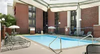 Best Western Plus Indianapolis North at Pyramids - Swimmingpools