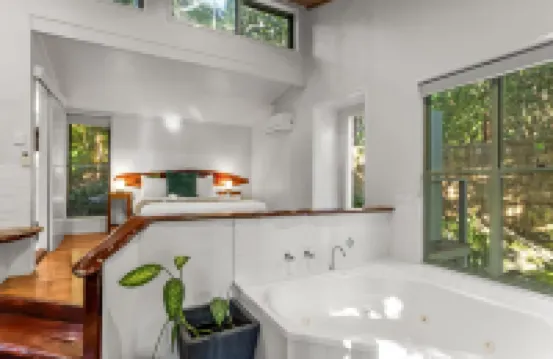 Hunchy Hideaway