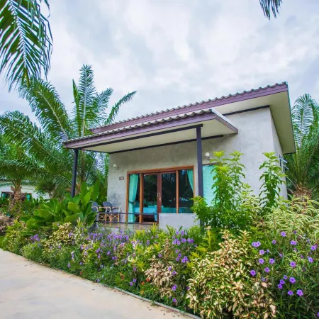 Palm Pran Resort