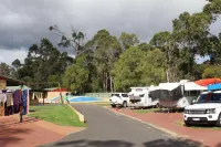 Margaret River Tourist Park - parking
