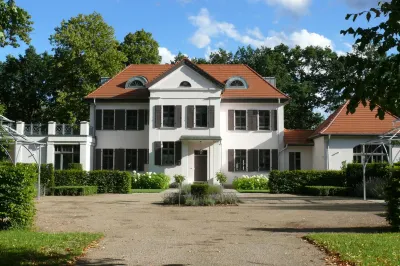 Herrenhaus Röddelin Mit Privater Badestelle Hotels in 