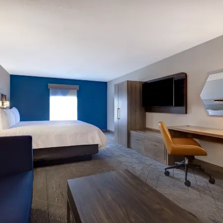 Holiday Inn Express & Suites CENTRAL OMAHA by IHG