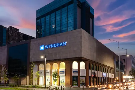 Wyndham Monterrey Ambassador Centro Отели рядом с достопримечательностью «Mexican History Museum»