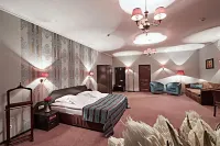 Graf Tolstoy Hotel - ที่มีบาร์