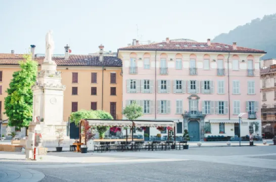 Alessia's Place Hotels in Como City Center