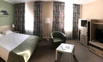 Voyazh Hotel