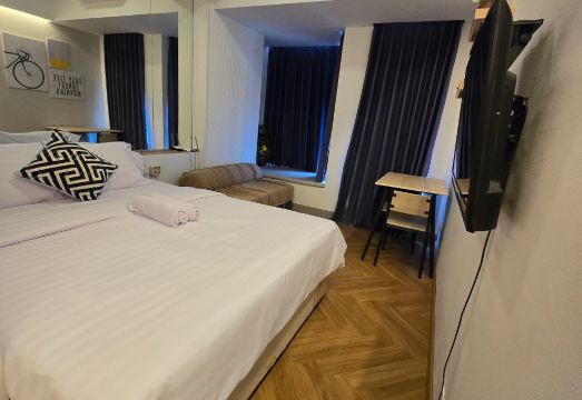 Cosmy Benson 38 Apartment with kitchen and Wifi