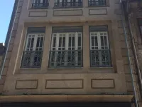 Be Oporto Apartments Clerigos Hotels near Cardosas Square