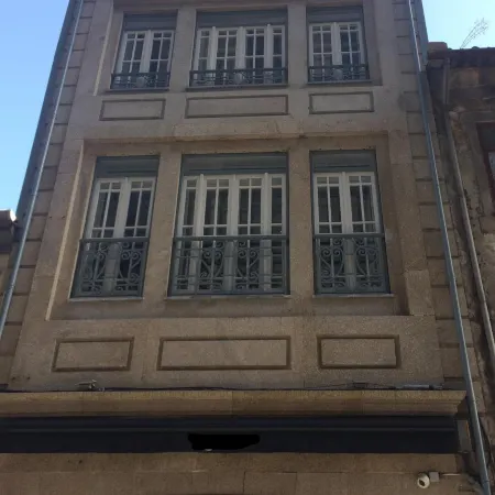 Be Oporto Apartments Clerigos Отели рядом с достопримечательностью «Авенида-дос-Альядос»