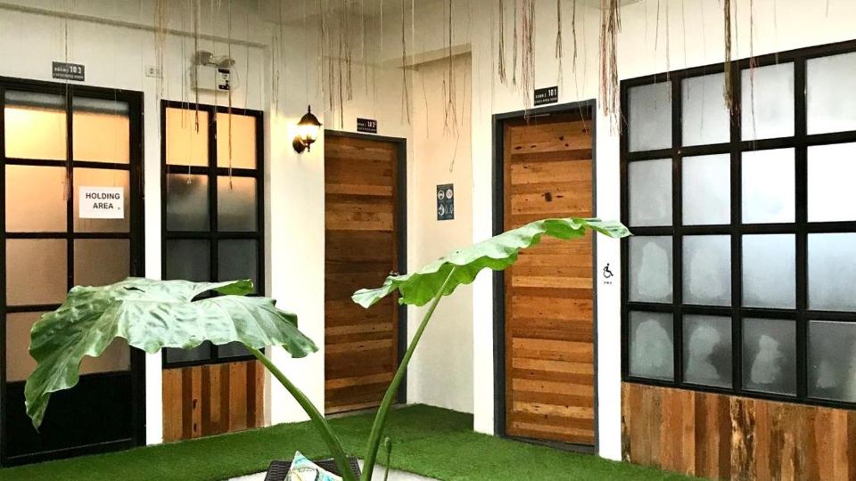 Avisala Hostel Coron