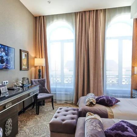 Majestic Boutique Hotel Deluxe (Маджестик Бутик Отель Делюкс) Отели рядом с достопримечательностью «Казанский собор»