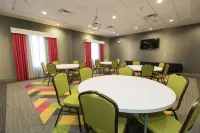 Hampton Inn Mustang - 2-Star