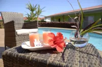 Hotel Manutara - Pools