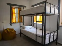 Esenin 1 Hostel & Bar Hotels in Ak-Su