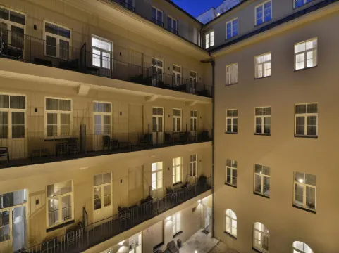 EA Hotel New Town Отели рядом с достопримечательностью «Галерея Вышеград»