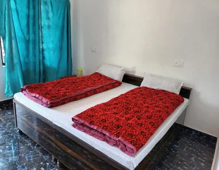 Hoteldeepkishanbystayapart Отели рядом с достопримечательностью «Phulwari Resort»