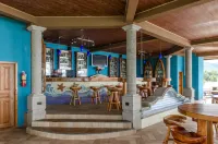 Paraiso Rainforest and Beach Hotel - Bar
