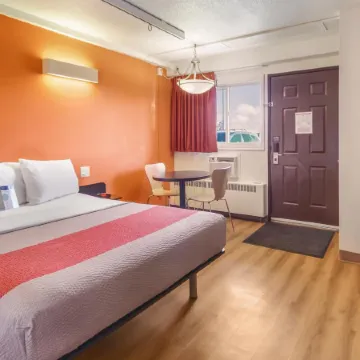 Motel 6 Lethbridge, AB