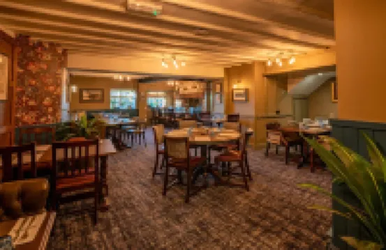 Bowl Inn Hotels in Almondsbury