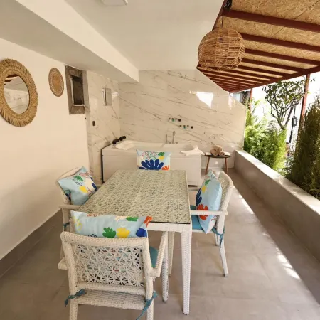 Livia Residence
